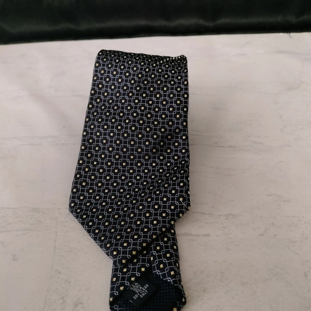 Daniel Cremieux Black and White Patterned Tie